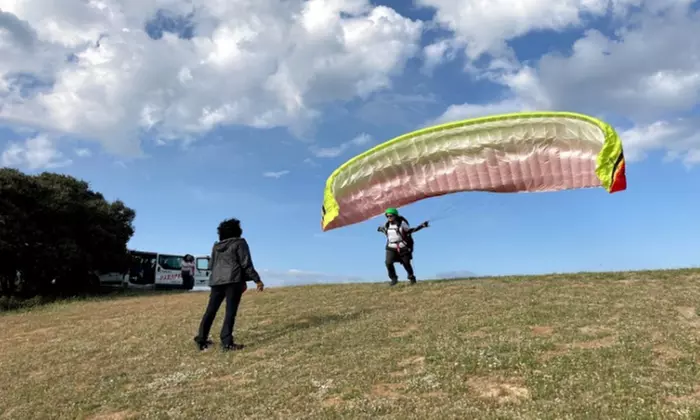 Vuelo biplaza en parapente para 1 o 2 personas en De Madrid al Cielo