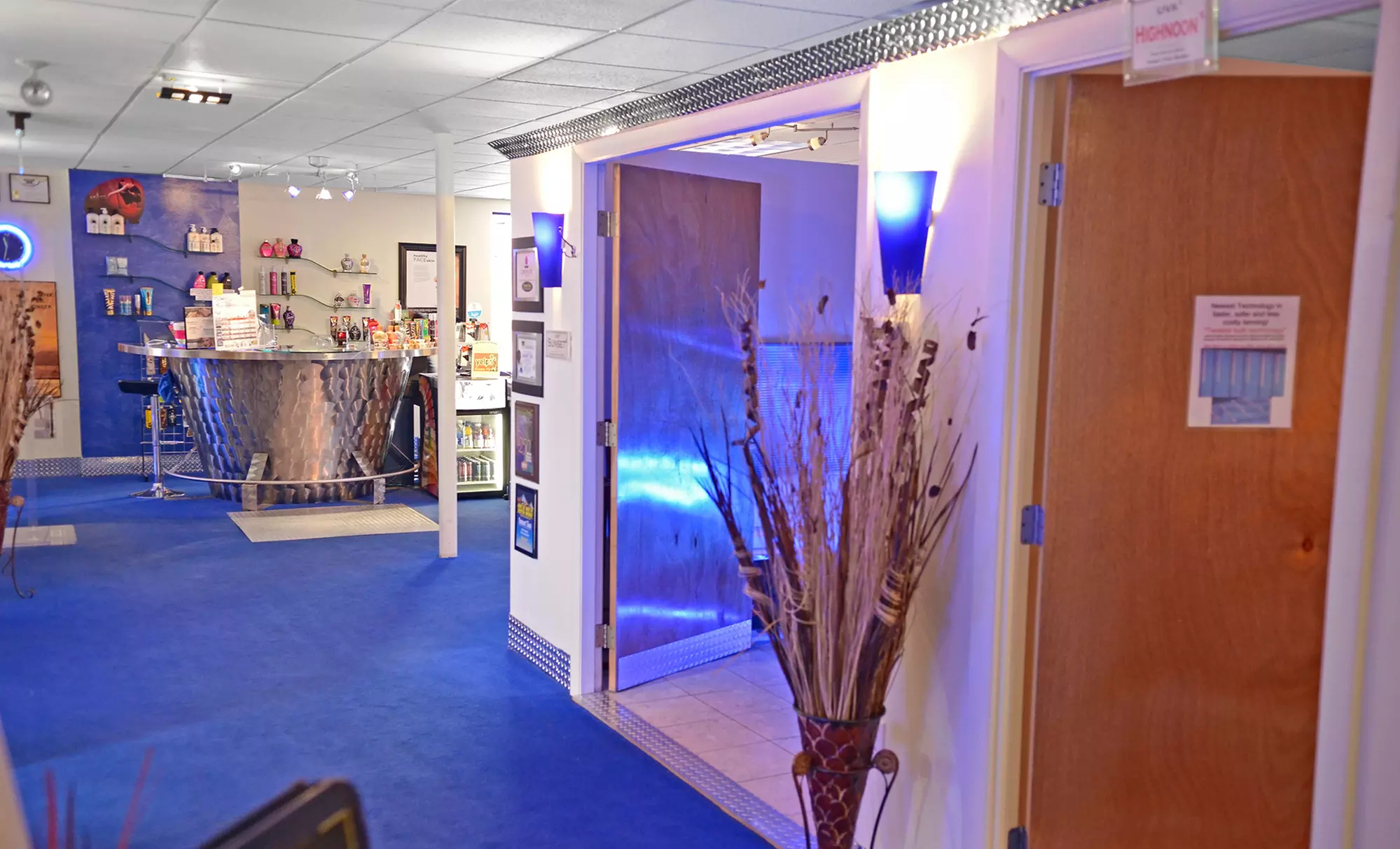 One or Four Spray Tans at Smart Tan for Health & Wellbeing (Up to 52% Off) - Primary Image