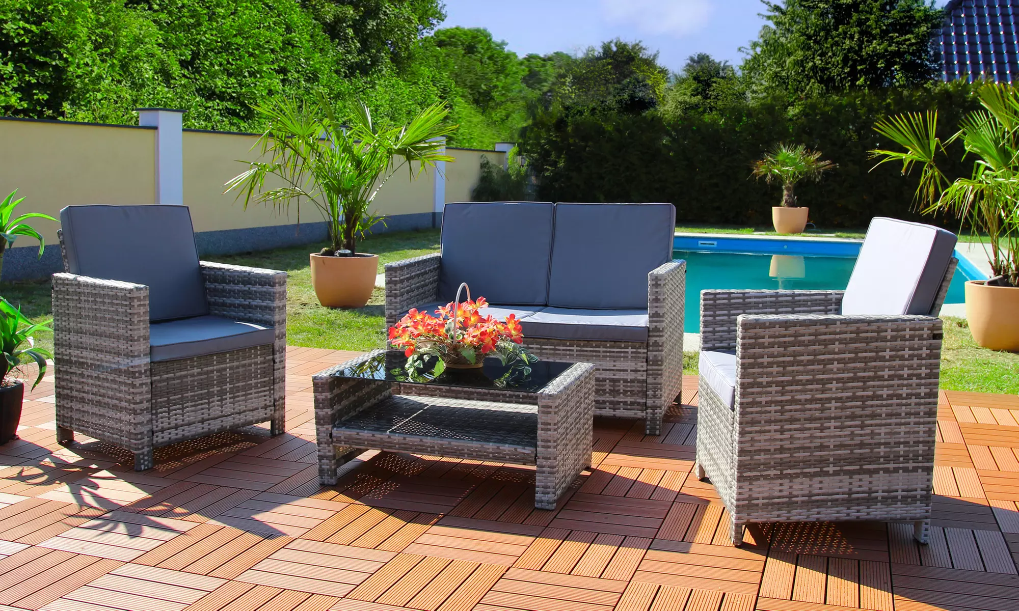 Swing & Harmonie ​Polyrattan-Sitzgruppe „Miami“ in Schwarz, Braun oder Grau, inkl. Versand - Primary Image