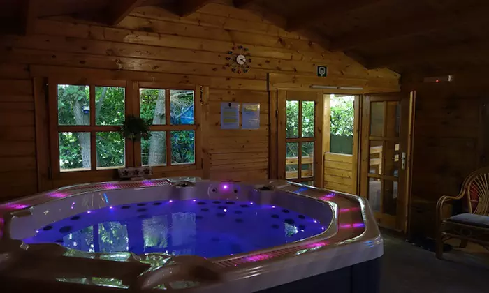 Accès au spa privatif en duo avec 2 kirs royaux chez Atypique Spa