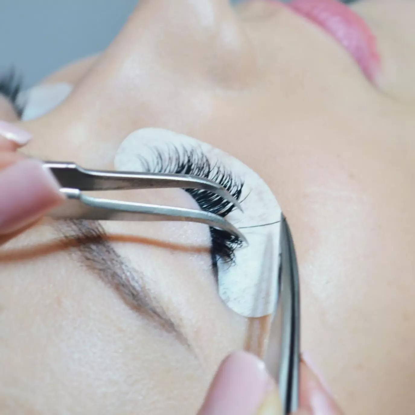 Extensión de pestañas pelo a pelo