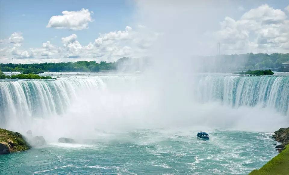 1-Night Stay with Bottle of Wine, Appetizer, and Wine-Tasting Passes at Four Points by Sheraton Niagara Falls in NY - Primary Image