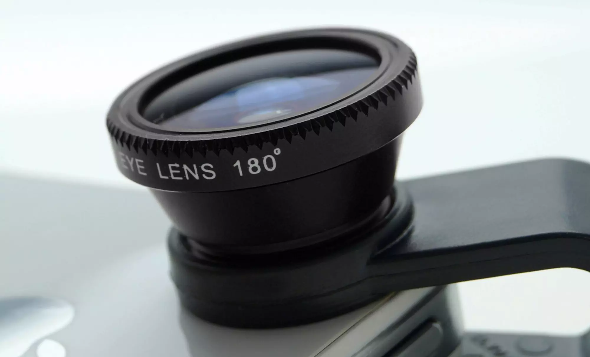 Waloo 3-in-1 Universal Smartphone Camera Lens - Primary Image