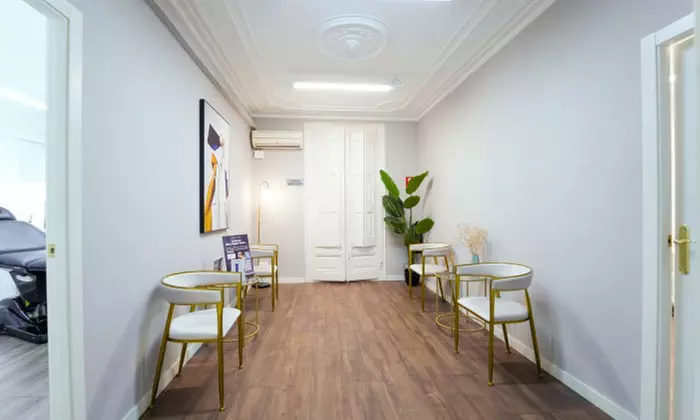 Mesoterapia facial con efecto rejuvenecedor con cóctel de vitamina