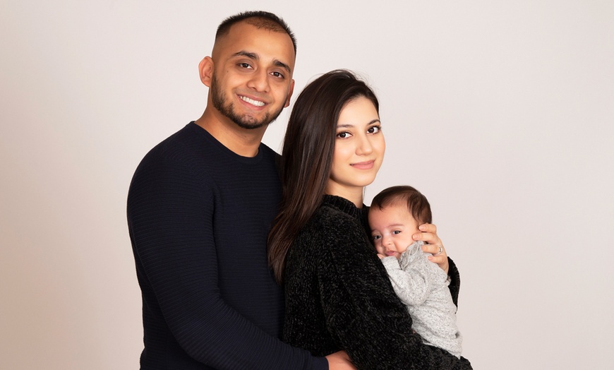 Image 4: Baby Photoshoot With 8'' x 6'' Print at Barrett & Coe studios 