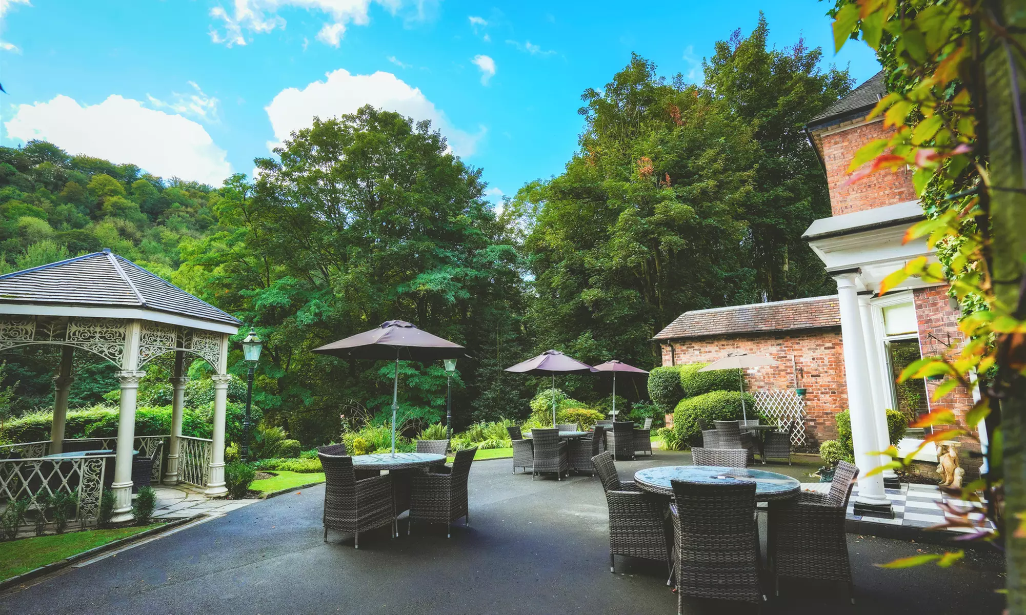 Shropshire: Double Room with Breakfast, Late Checkout, & Glass of Wine