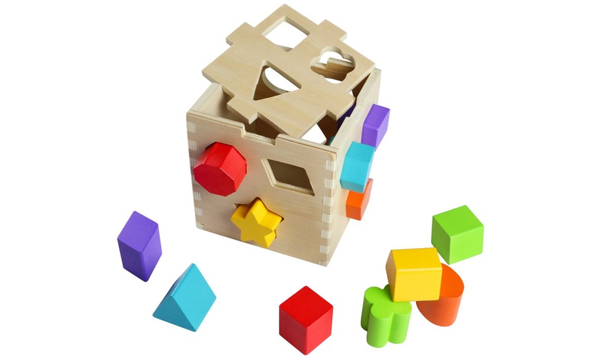 Image 5: Wooden Shape-Sorting Toy Box