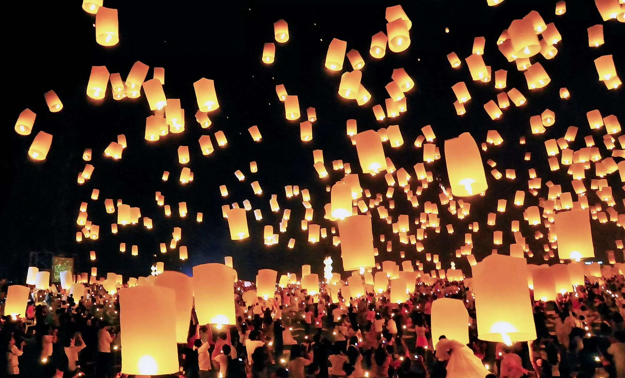 $39.99 for 20 Premium White Chinese Sky Lanterns from SkyLantern.com ($100 Value) - Primary Image