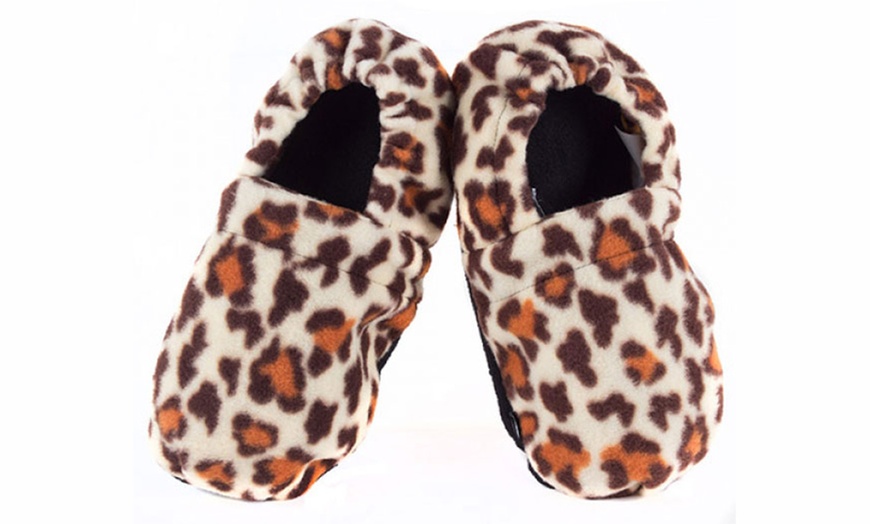 Image 4: Microwave Heated Slippers