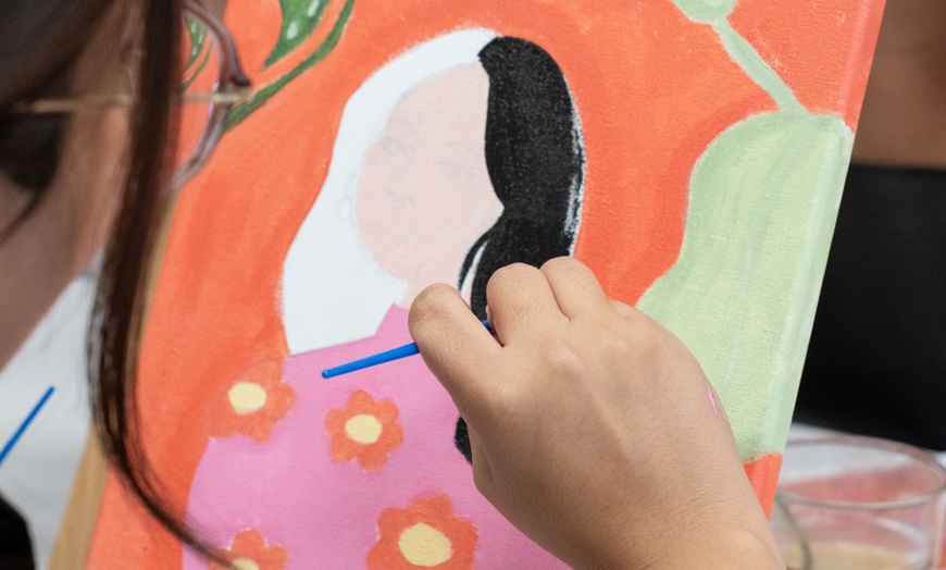 Image 23: Taller para 1 o 2: pintura de cuadro o tote bag, o clase de maquillaje