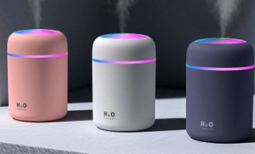 Image 3: USB Portable Air Humidifier with Colourful Light