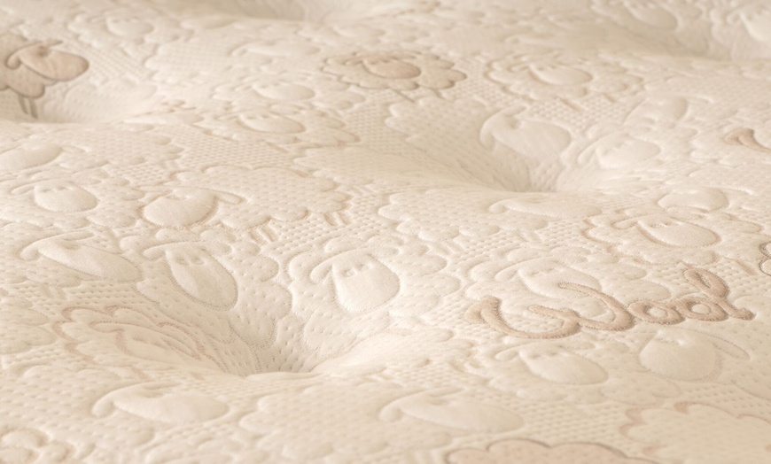 Image 3: Memory Foam and Wool Pocket Sprung Mattress