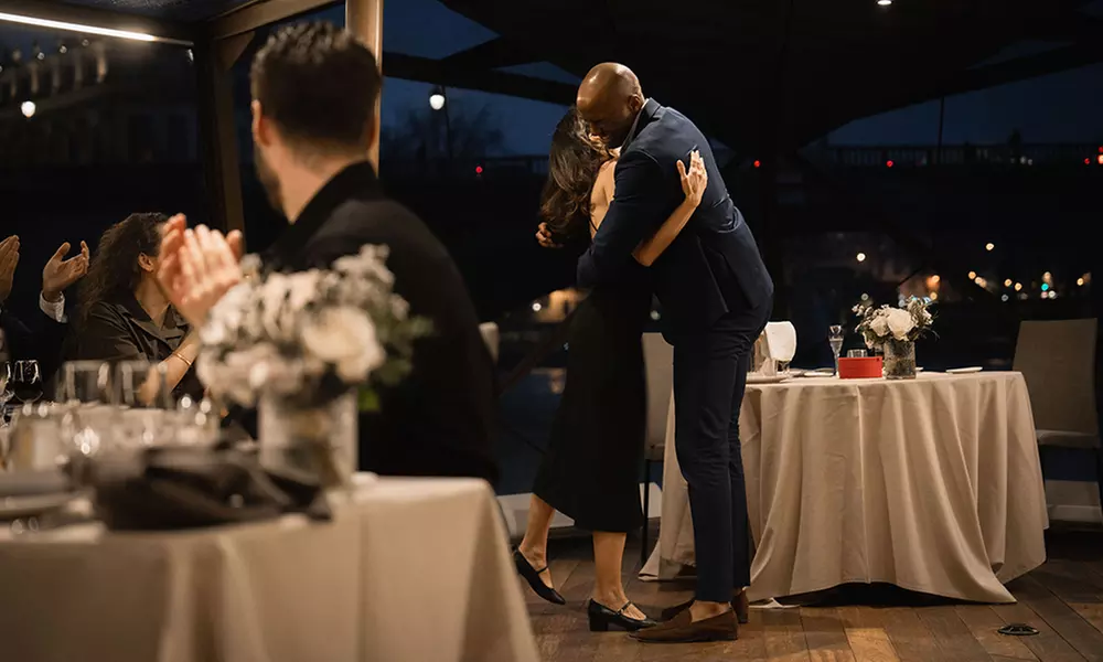 Déjeuner ou dîner croisière avec Bateaux Mouches