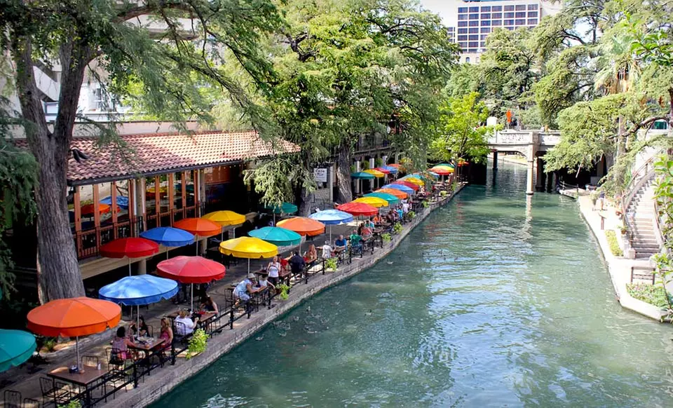 1-Night Stay with $10 Dining Credit at Riverwalk Plaza Hotel & Suites in San Antonio, TX - Primary Image
