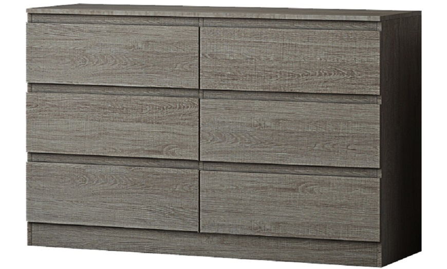 Image 40: Carlton Bedroom Furniture Collection