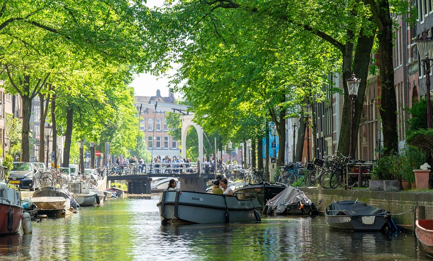 Image 8: Amsterdam vanaf het water: sloep huren tot max. 10 personen