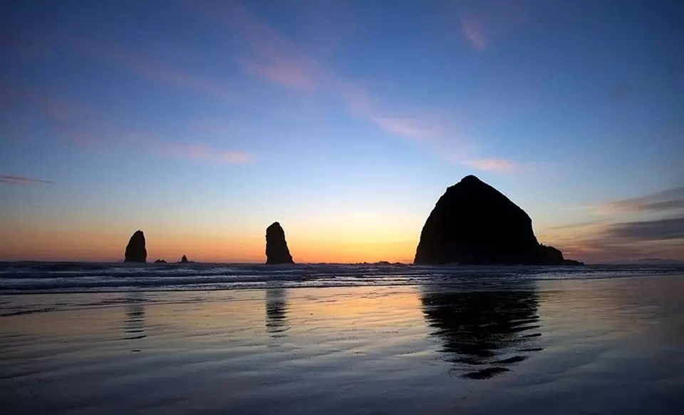 Stay with Dining Credit at Inn at Cannon Beach in Cannon Beach, OR. Dates into May. - Second Medium