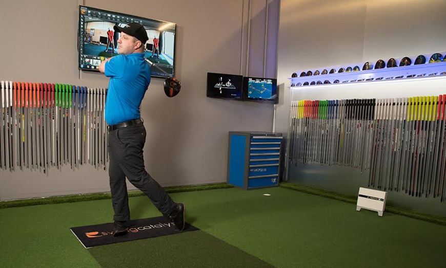 Image 4: 1-Hour Indoor Driving Range for 4 People