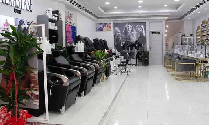 Renueva tu look en Hermosa Peluquería y Estética