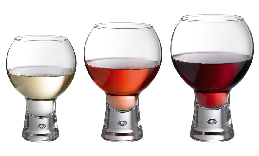 Image 3: Durobor Bubble Base Wine Glasses