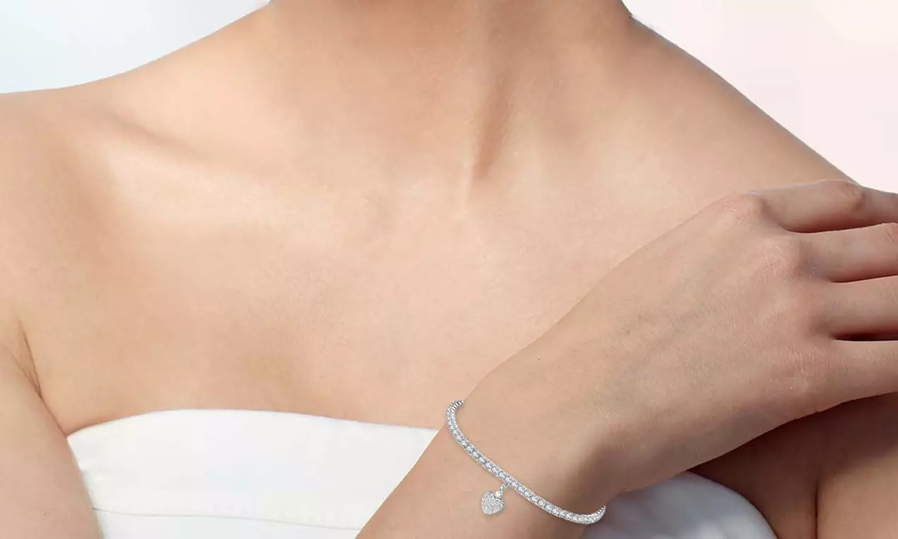 Bracelets ornés de cristaux de Swarovski® avec breloques Eira Wen®