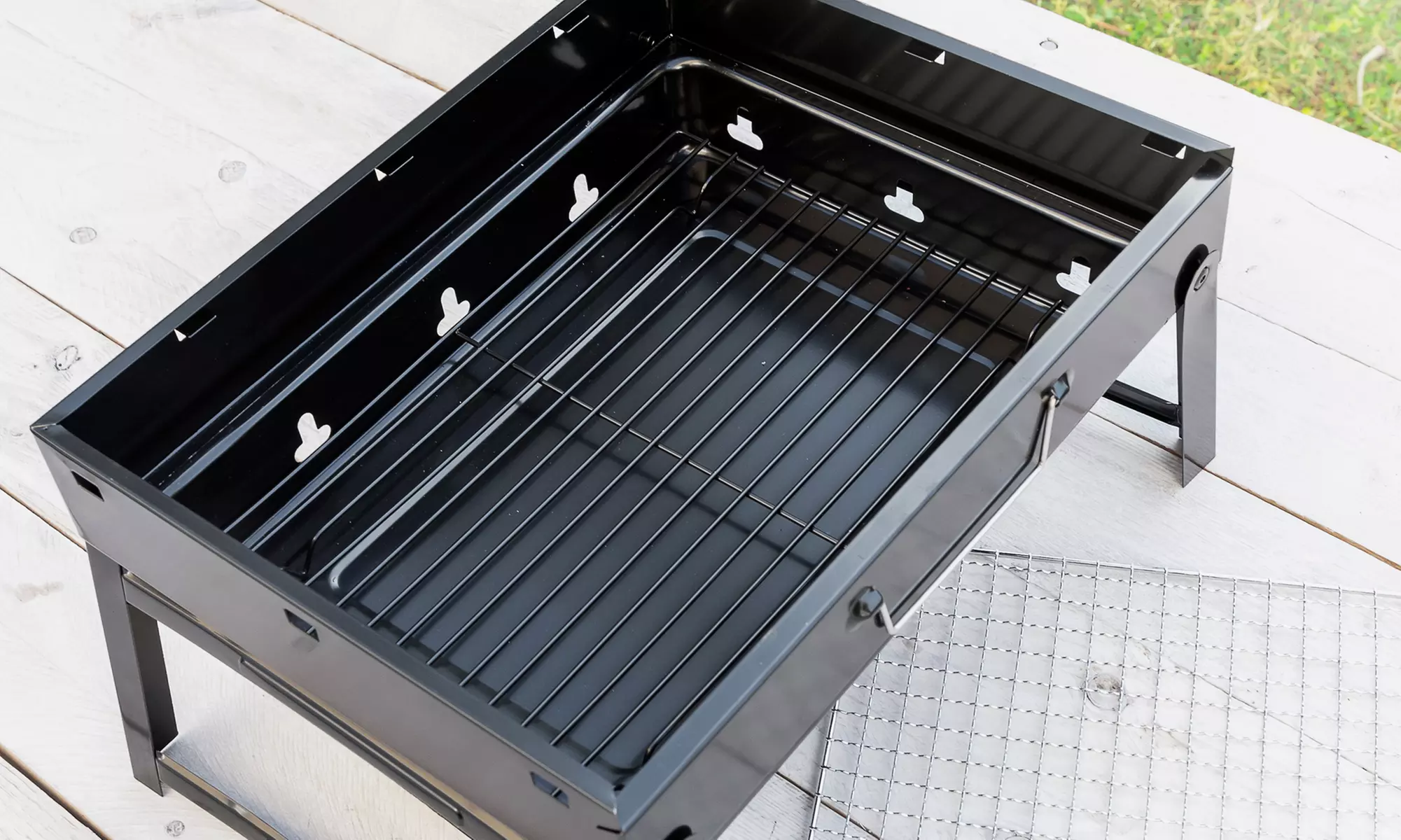 Barbecue de table pliable au charbon de bois InnovaGoods