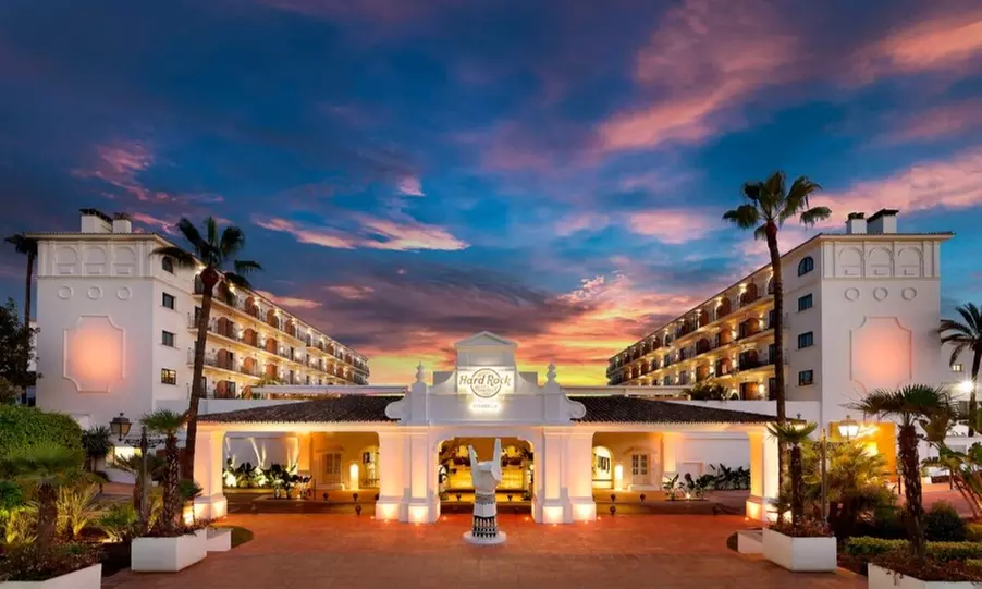 Circuito Rock Spa de 1 hora con copa de cava y opción a masaje para 2