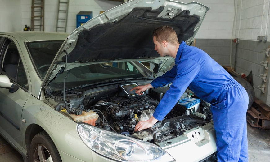 Image 2: Car Service and Mini Valet