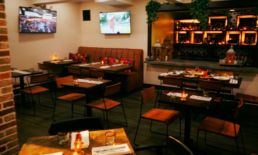 Image 7: $40 or $80 Spend on Food & Drink Or Dinner for Two/Four w/ Margaritas