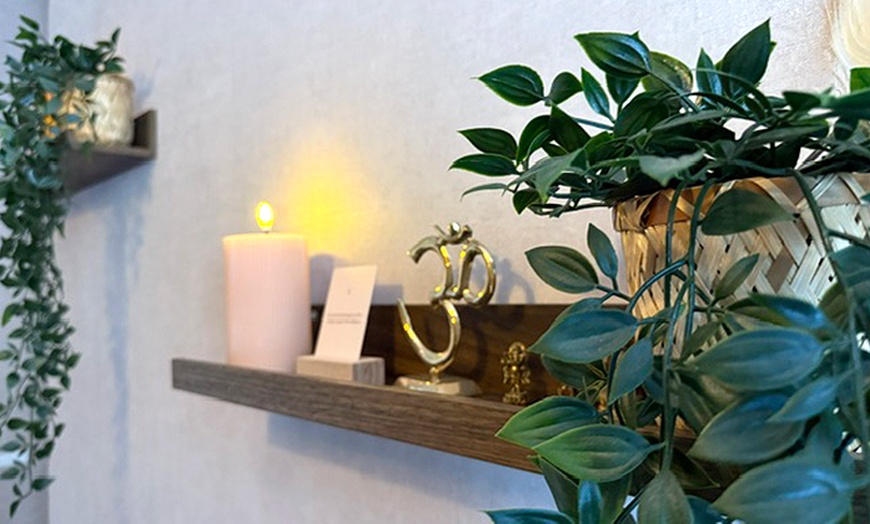 Image 3: Diepe ontspanning en balans met massage en cupping sessies