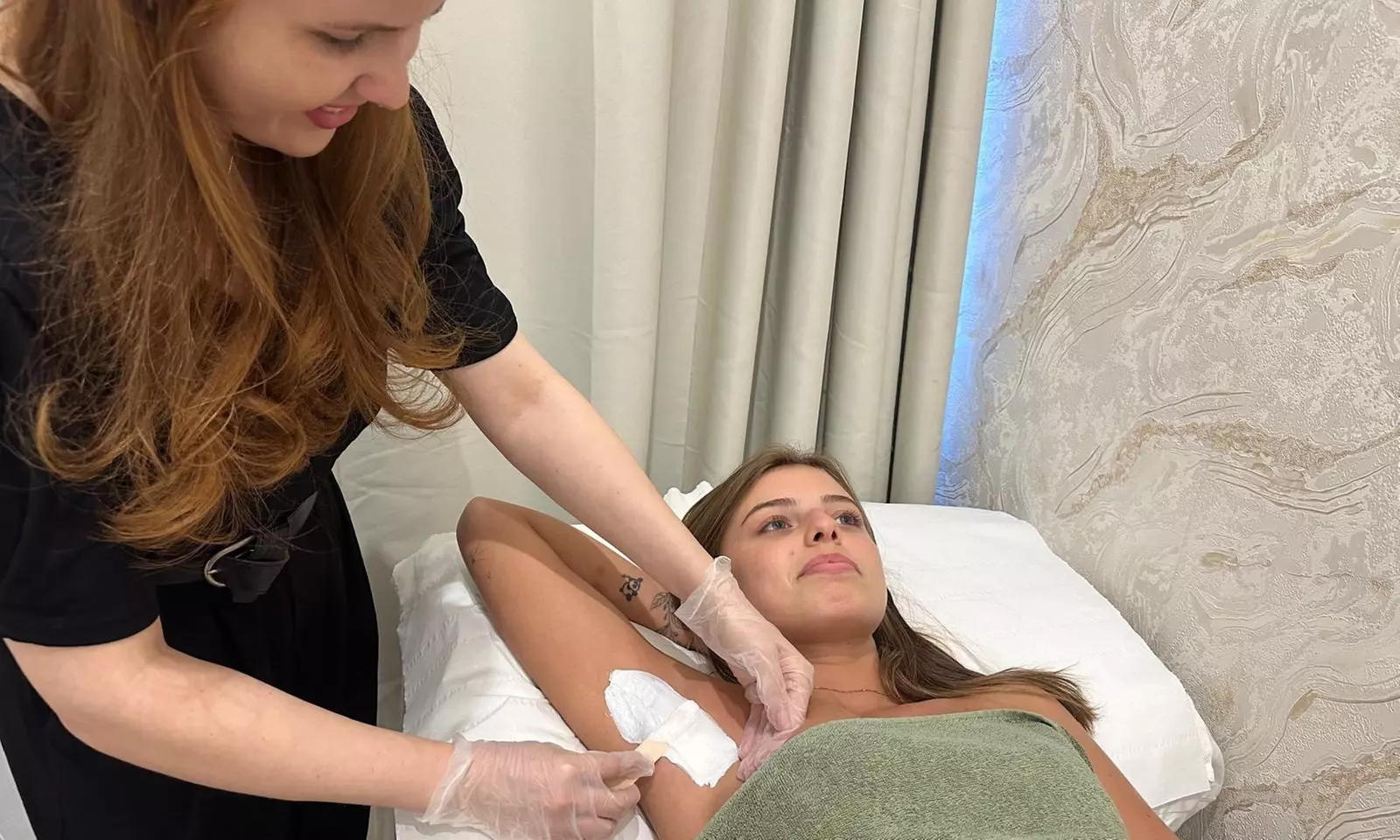 Long-Lasting Smoothness: Women’s Wax Combos + Men’s Wax Packages