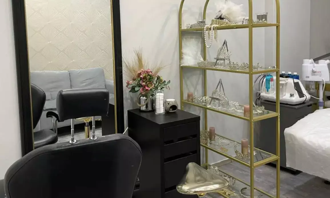 Haarschnitt für Damen: Spitzen schneiden oder alle Schnittarten