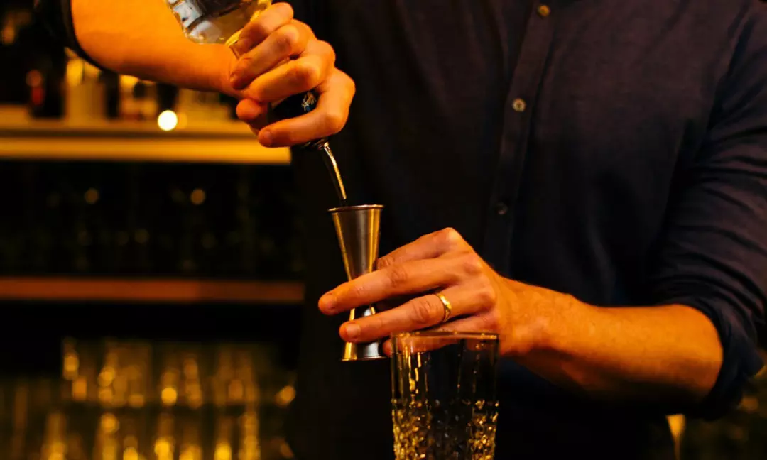 Cocktail Making Class with Bubbles for One, Two, or Four People