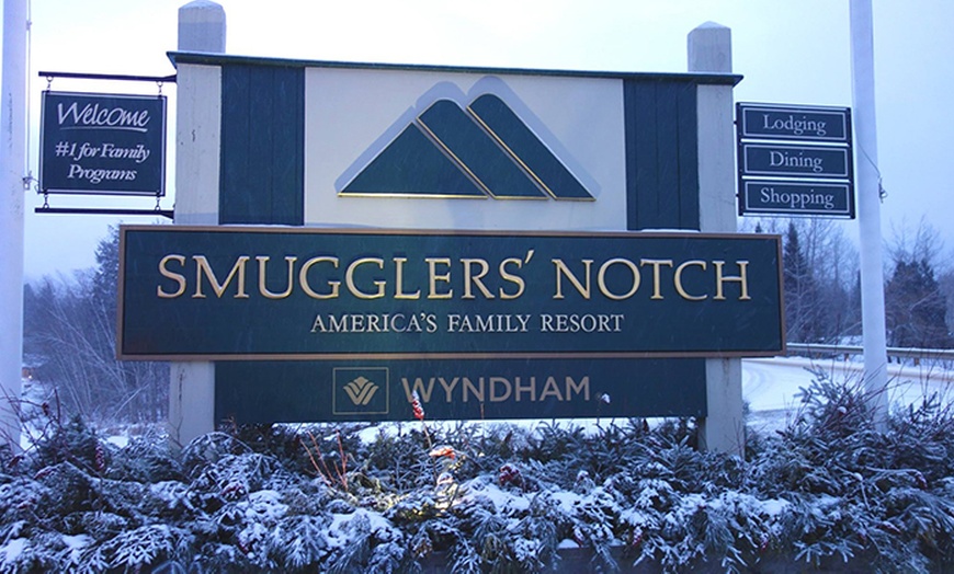 Image 2: Ski at Smuggler's Notch