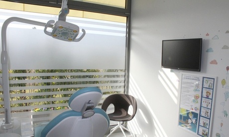 Pulizia denti e smacchiamento con visita specialistica al centro Smile Sandrigo