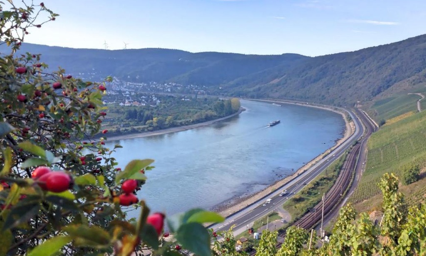 Image 2: Rhein-Moselgebiet: Doppel- oder Zweibettzimmer mit Halbpension