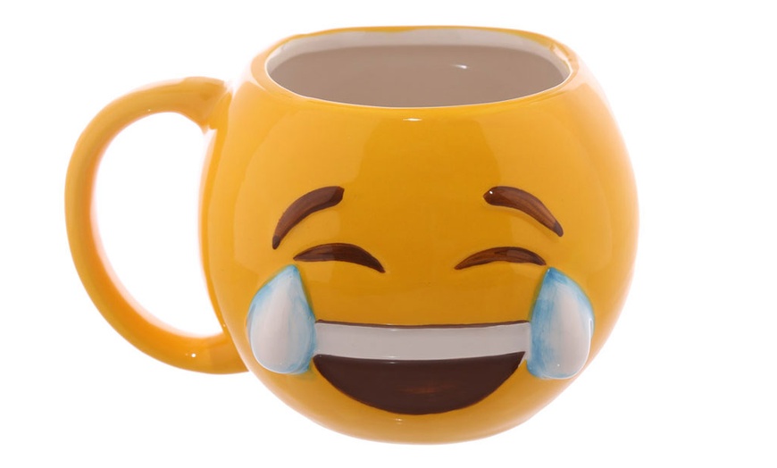 Image 3: Four-Pack of Emoji Mugs