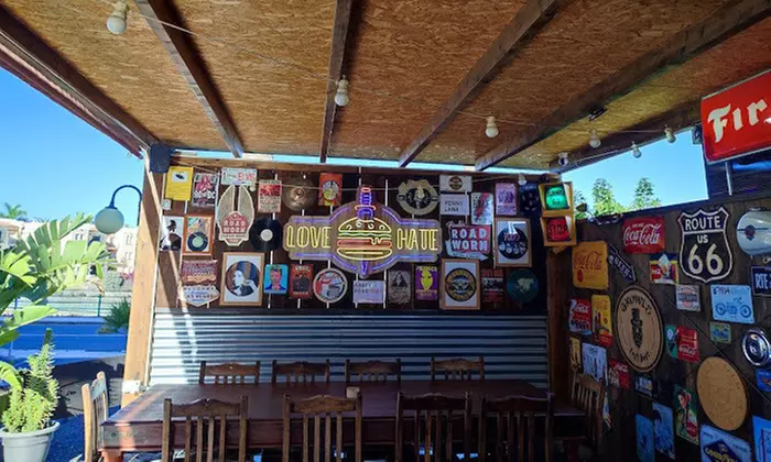 Lanzamiento de hacha y menú de hamburguesa para 2 o 4