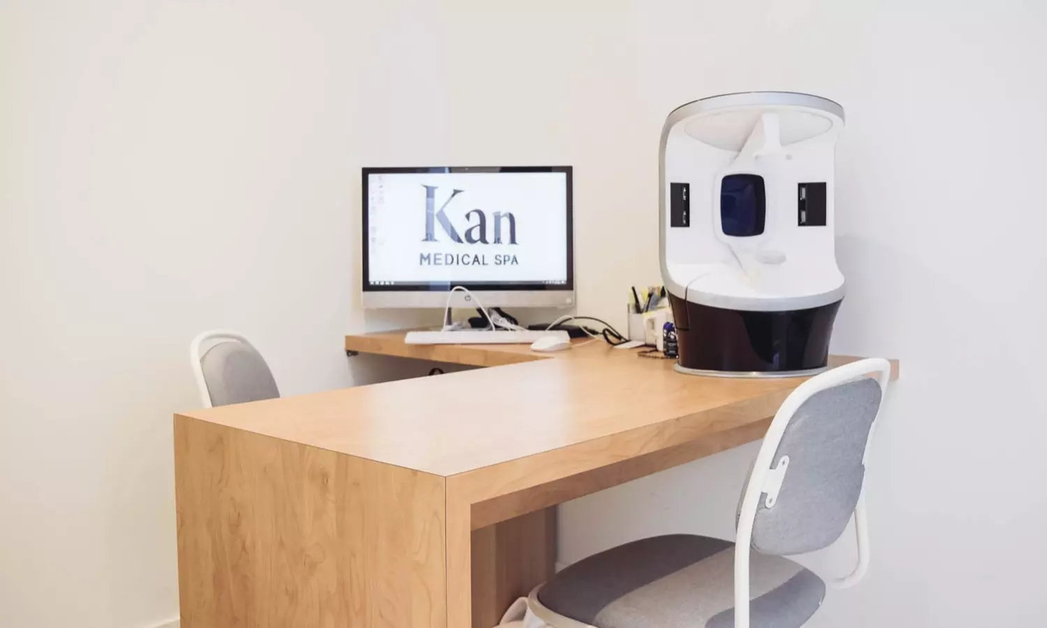C$229 for Four Laser Hair-Removal Sessions on One Small Area at Kan Medical Spa (C$500 Value) - Second Medium