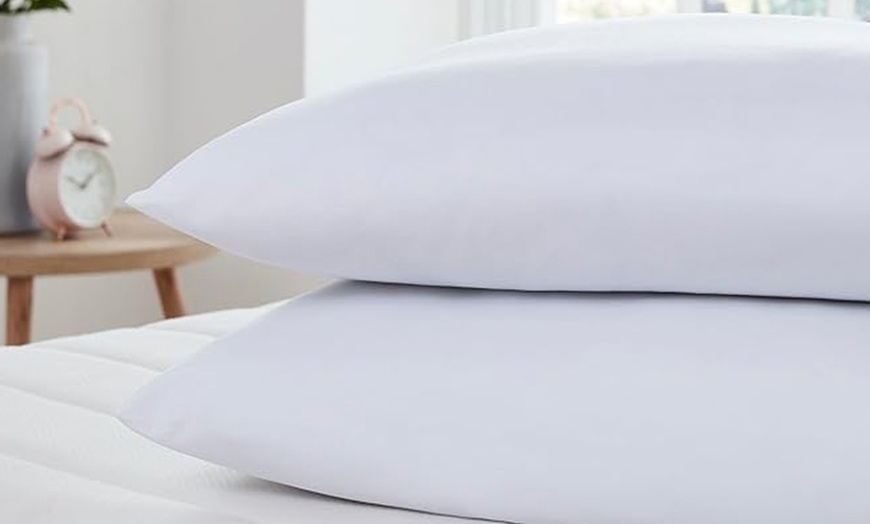 Image 3: Silentnight Supersleep Pillows - Pack of 2
