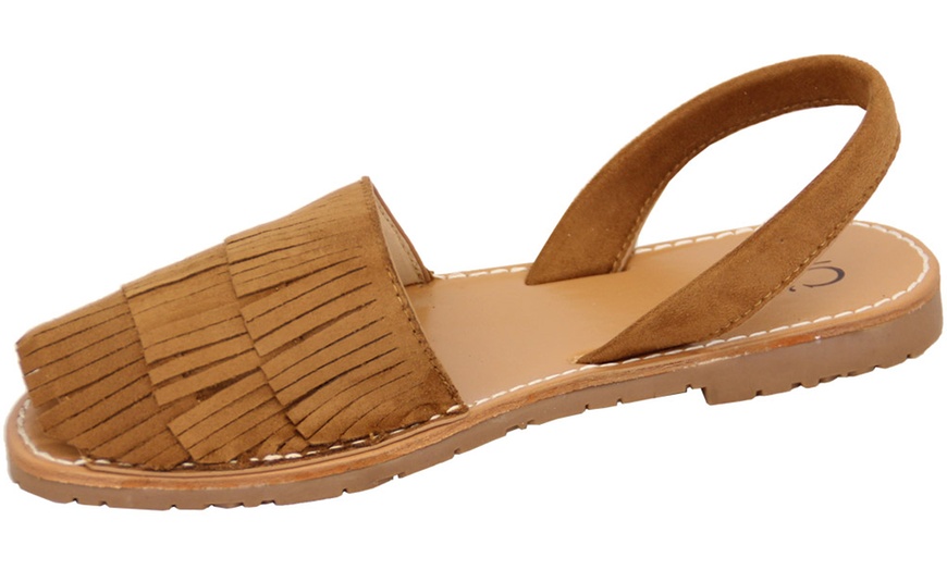 Image 8: Menorcan Slip-On Peep Toe Sandals