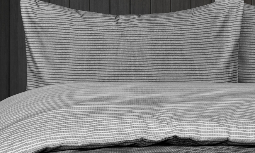 Image 5: Smart Living Soft Reversible Pinstripe Duvet Set 