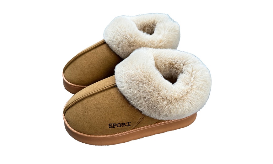 Image 6: Padded furry non-slip shoes