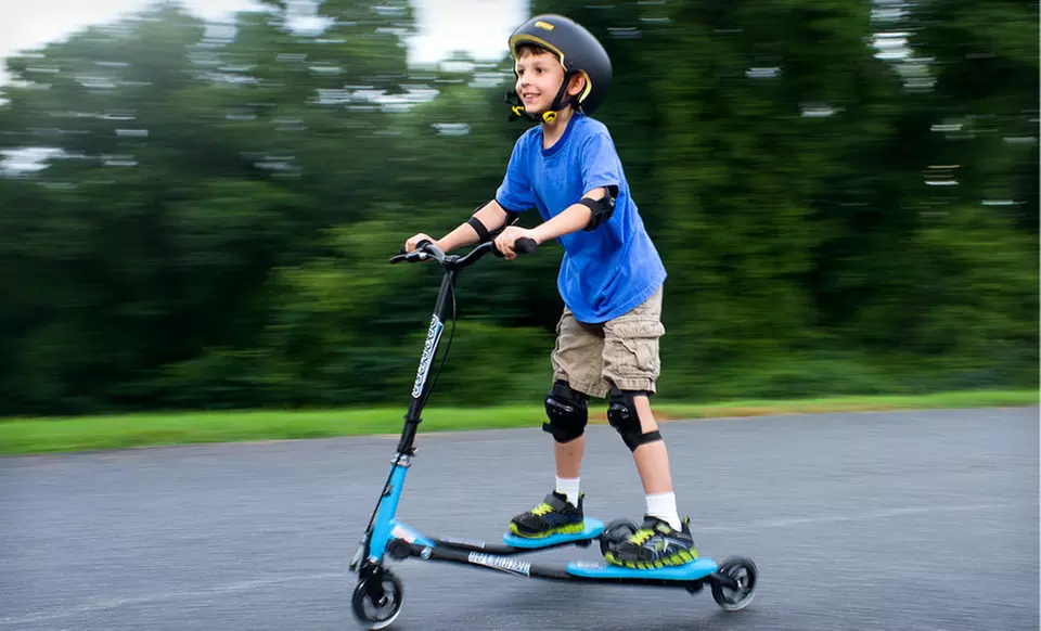 $99.99 for a Sporter S1 3-Wheeled Scooter in Blue, Green, or Pink ($149.99 List Price). Free Shipping and Returns. - Second Medium