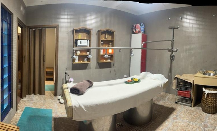 Image 4: Pases de spa para 2 con masaje y bombones ¡Relájate y disfruta!