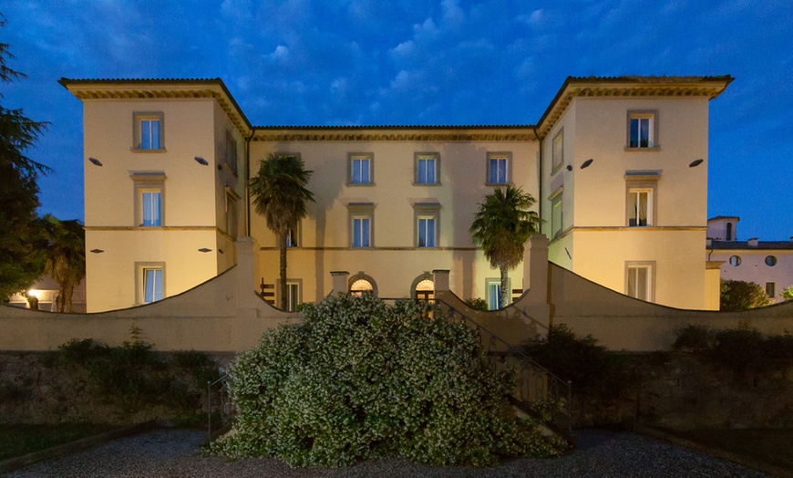 Image 12: Toscana: camera con ventilatore, colazione  per 2