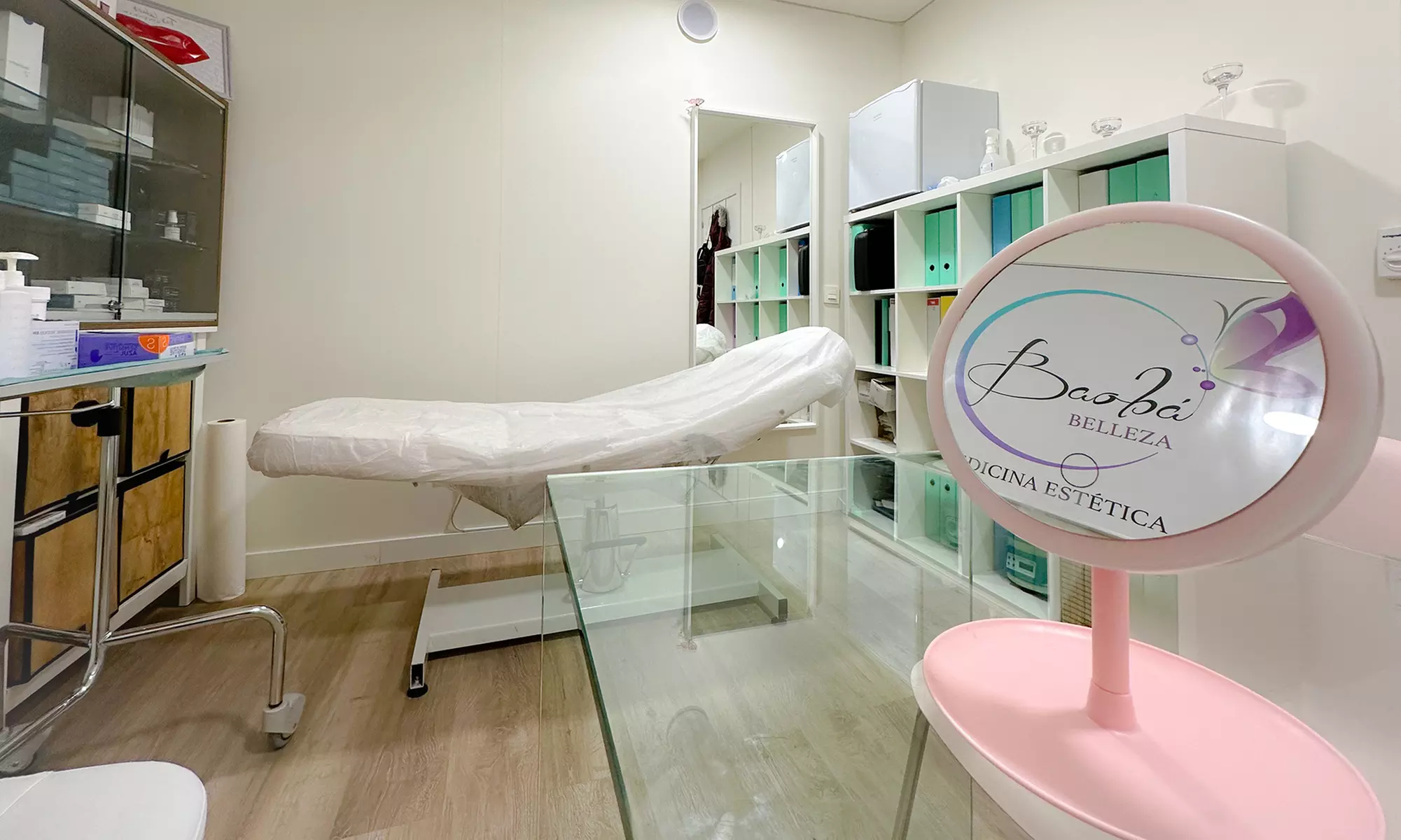 Revitaliza tu piel con una limpieza hydrafacial de 8 pasos con extras