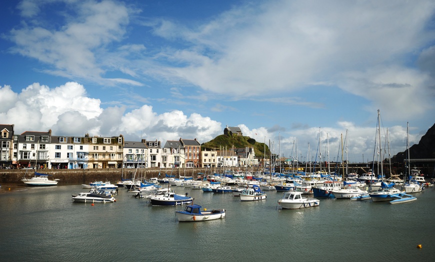 Image 7: North Devon Coast Stay With Dinner