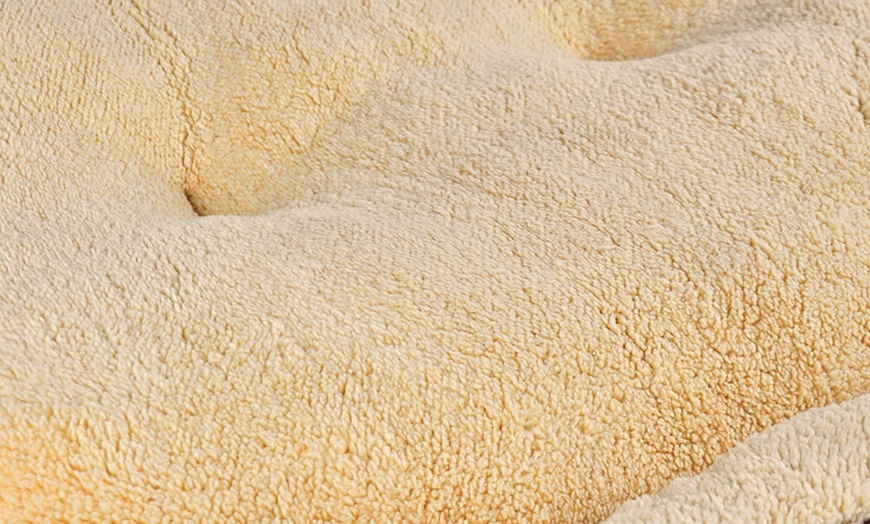 Image 17: Fleece Warm Pet Bed