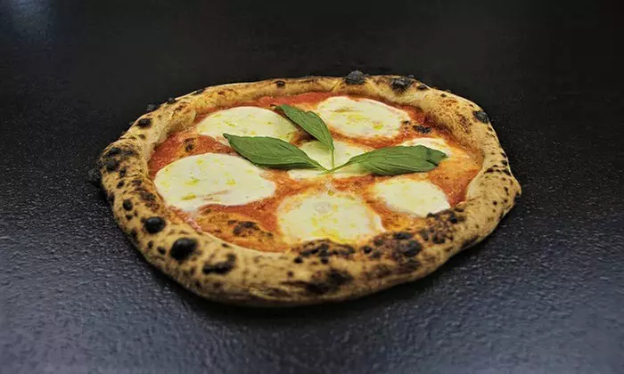 Pranzo o cena con antipasto, pizza alla carta, dolce e birra da Italy Inn (sconto fino a 62%) - Primary Image